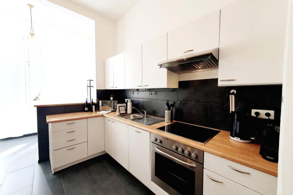Savoir Vivre Apartments Rosinagasse Вена Экстерьер фото