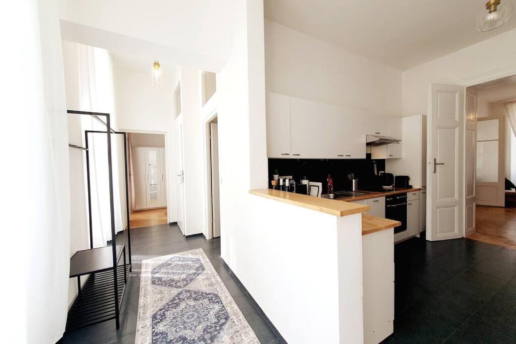 Savoir Vivre Apartments Rosinagasse Вена Экстерьер фото