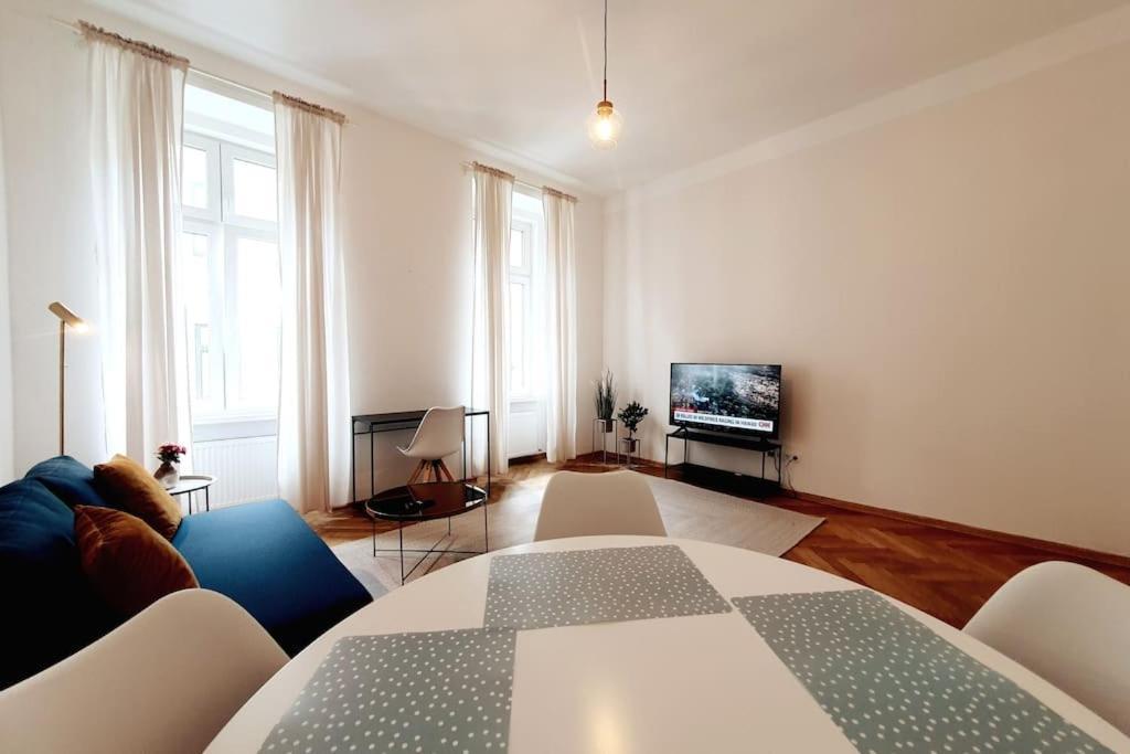Savoir Vivre Apartments Rosinagasse Вена Экстерьер фото